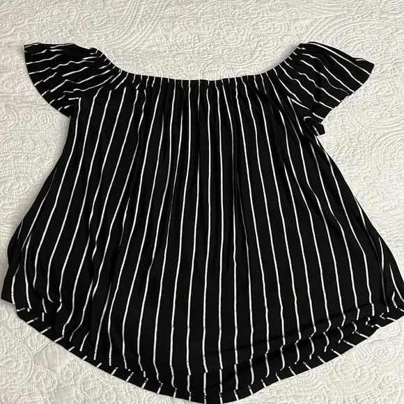Green envelope Los Angeles women’s short sleeve shirt black with white stripes - Picture 4 of 4